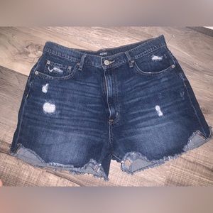 NWOT Aero Curvy Mom Shorts